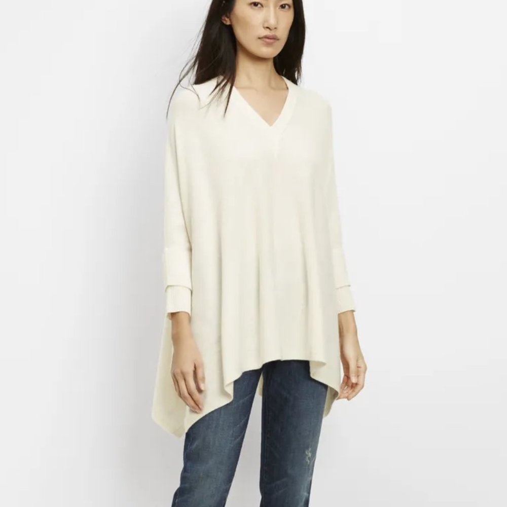 NWOT Vince off-white, oversize, wool-cashmere blend V-neck poncho sweater, XS/S
